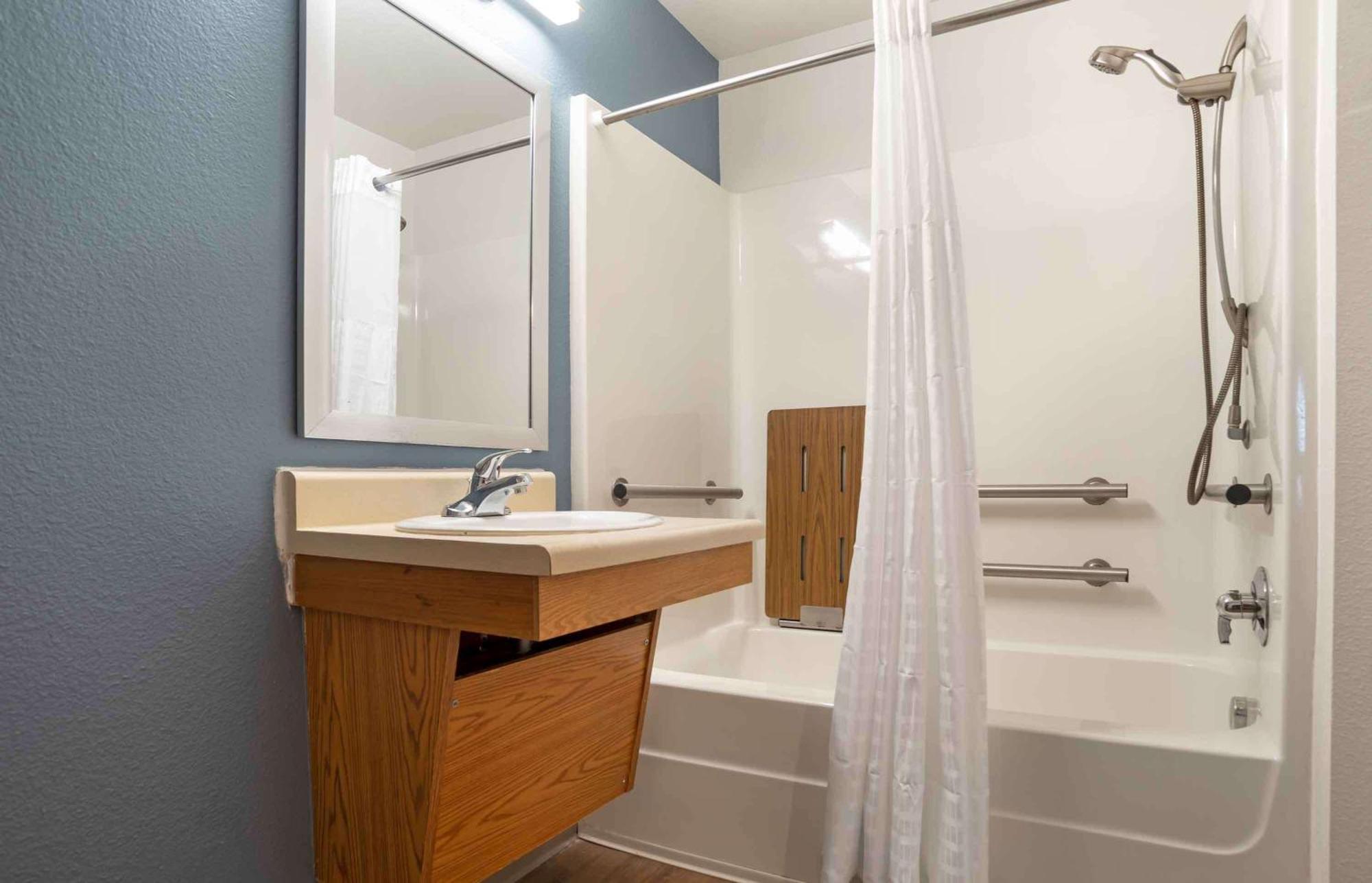 Extended Stay America Select Suites - Cleveland - Airport المظهر الخارجي الصورة