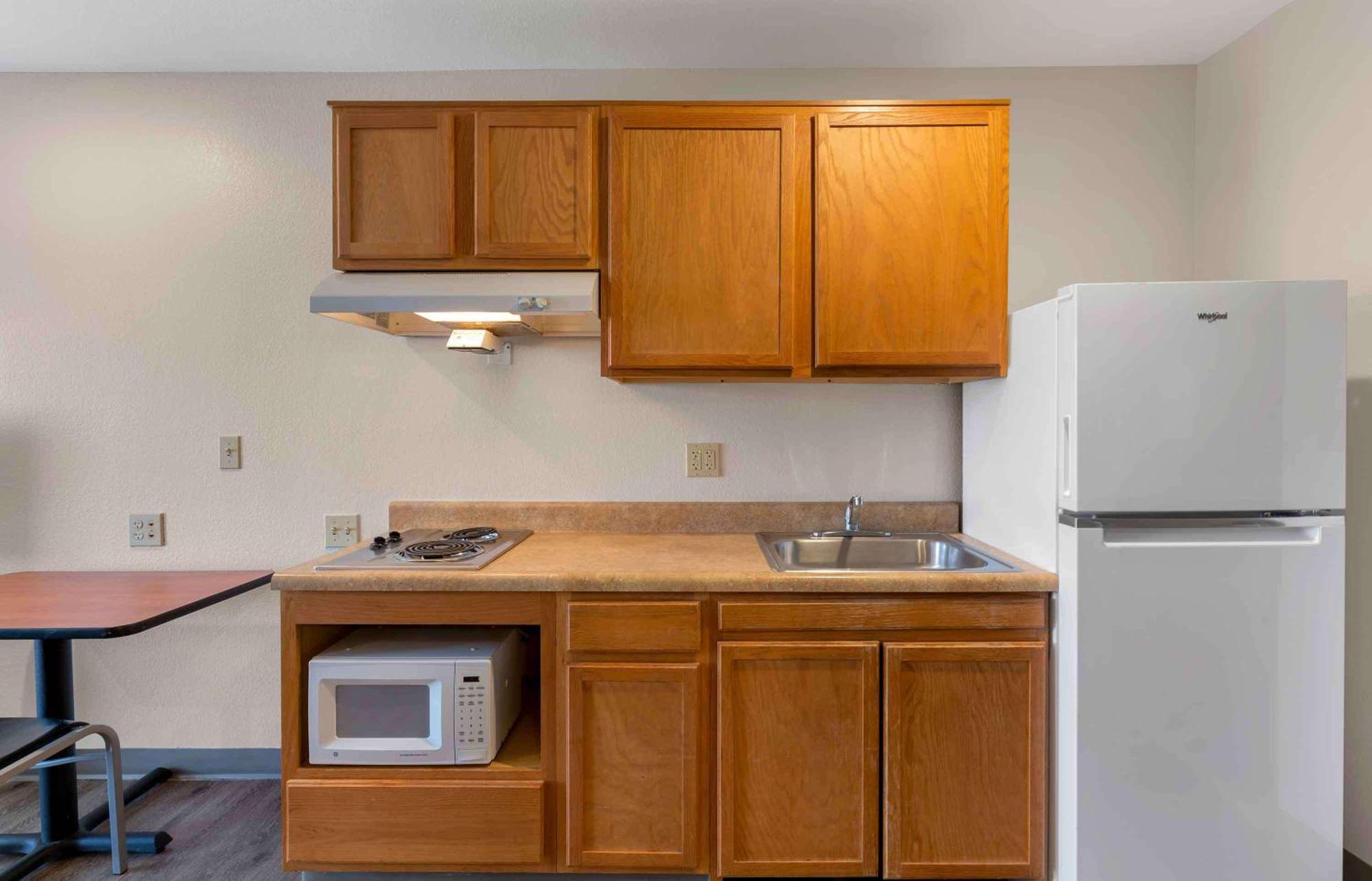 Extended Stay America Select Suites - Cleveland - Airport المظهر الخارجي الصورة