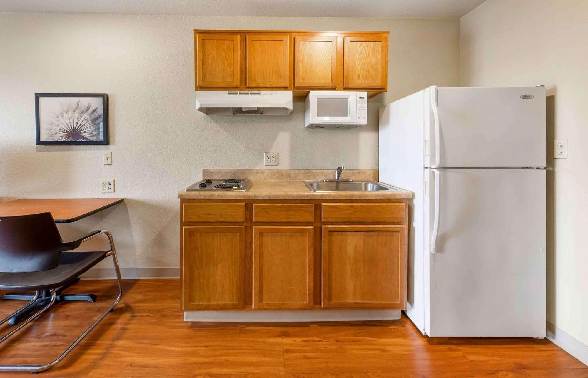 Extended Stay America Select Suites - Cleveland - Airport المظهر الخارجي الصورة
