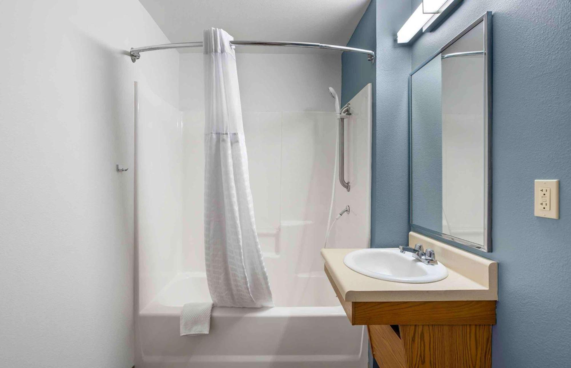 Extended Stay America Select Suites - Cleveland - Airport المظهر الخارجي الصورة