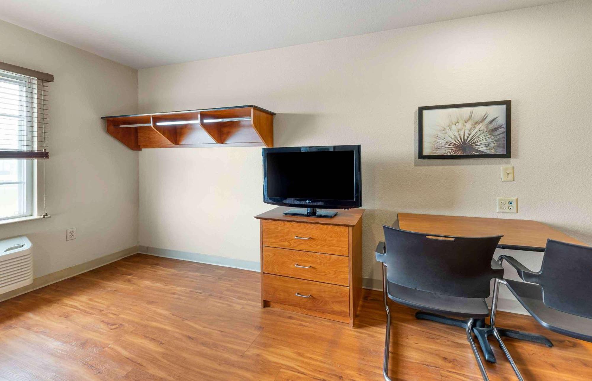 Extended Stay America Select Suites - Cleveland - Airport المظهر الخارجي الصورة